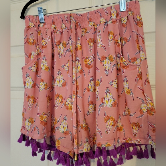 Simply Southern Pink Cow Skull Floral Shorts Tassels Elastic Waist Size L/XL - Picture 1 of 5